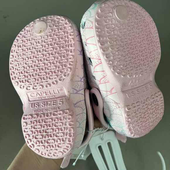 | NWT | Hurley 3-piece bathing suit set size 2T with toddler size 5 sandals - Picture 6 of 8